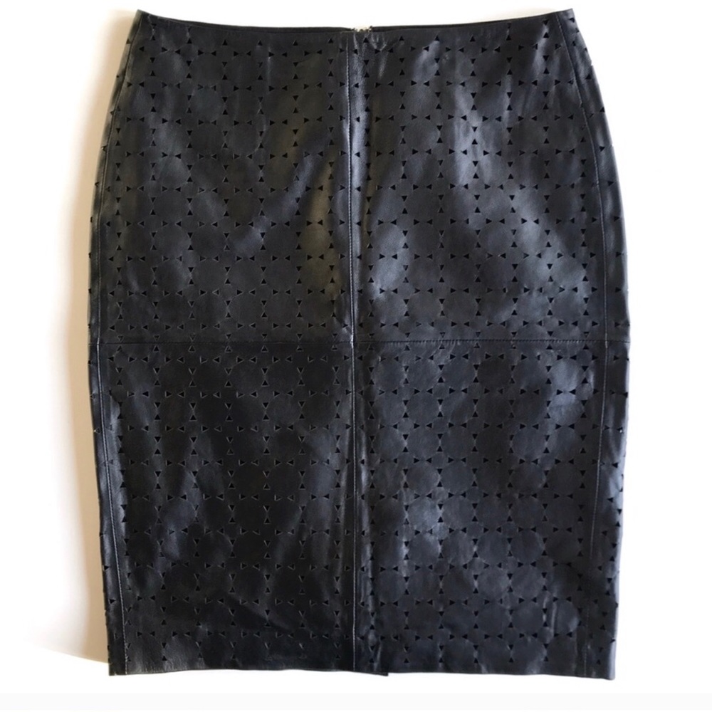 Banana Republic limited edition pencil skirt. 🛍🛍